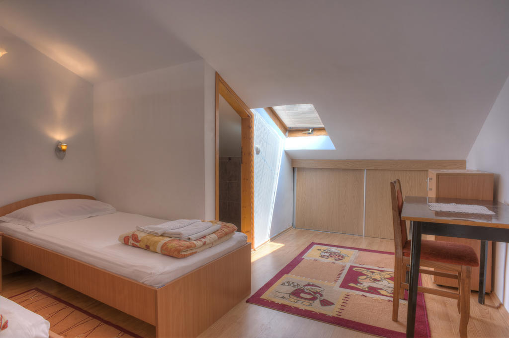 Apartments Durasevic Ivo Sveti Stefan Rum bild