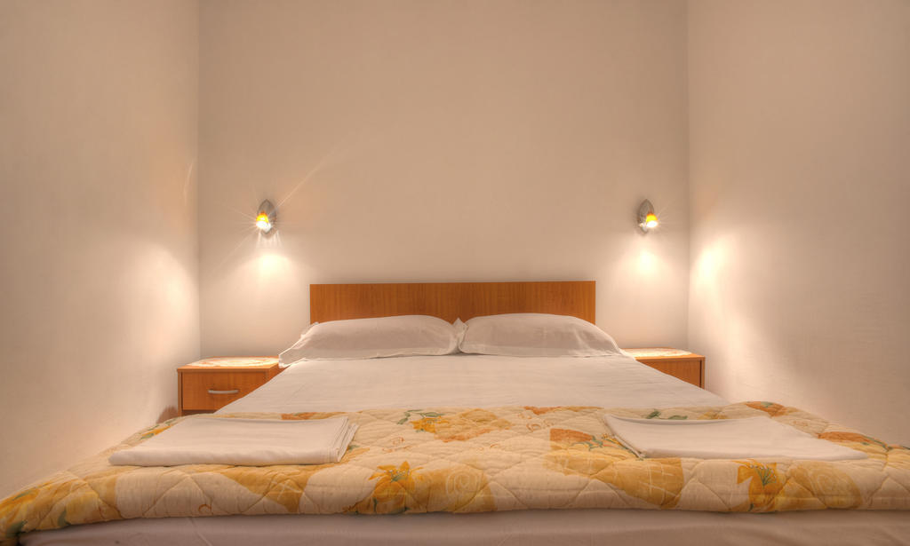 Apartments Durasevic Ivo Sveti Stefan Rum bild